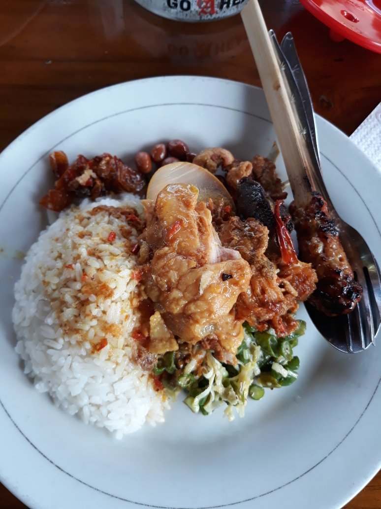 Nasi Ayam Kedewatan Ibu Mangku